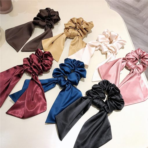 Red Retro Bow Scrunchies