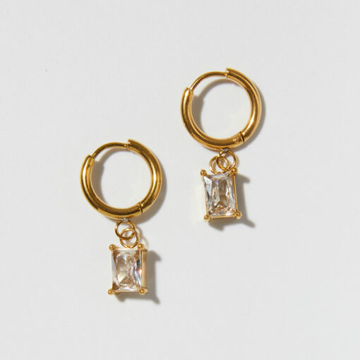 Huggie Hoop Earrings (18K Gold Plated, Tarnish-Free)