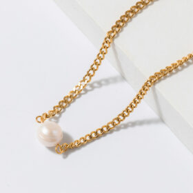 Pearl Pendant Necklace