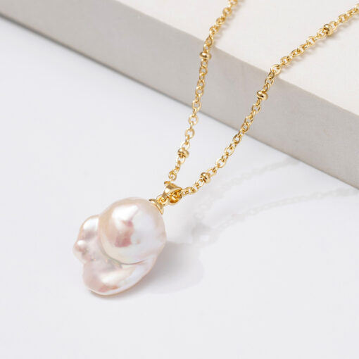 Baroque Pearl Pendant Necklace